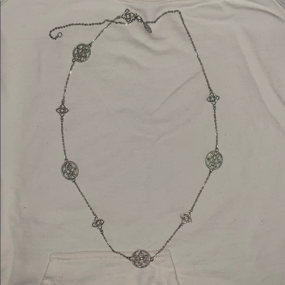 Metro 7 silver tone necklace